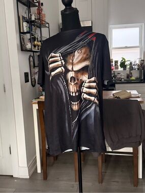 SHEIN Black Graphic Short Sleeve Tee with Skull Print